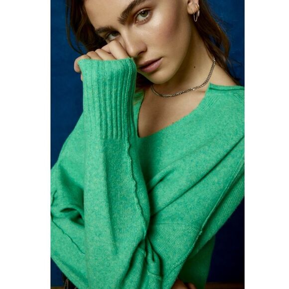Urban Outfitters BDG Cardiff Notch Neck Sweater V Neck Cropped Green Size XS NWT - Picture 8 of 8